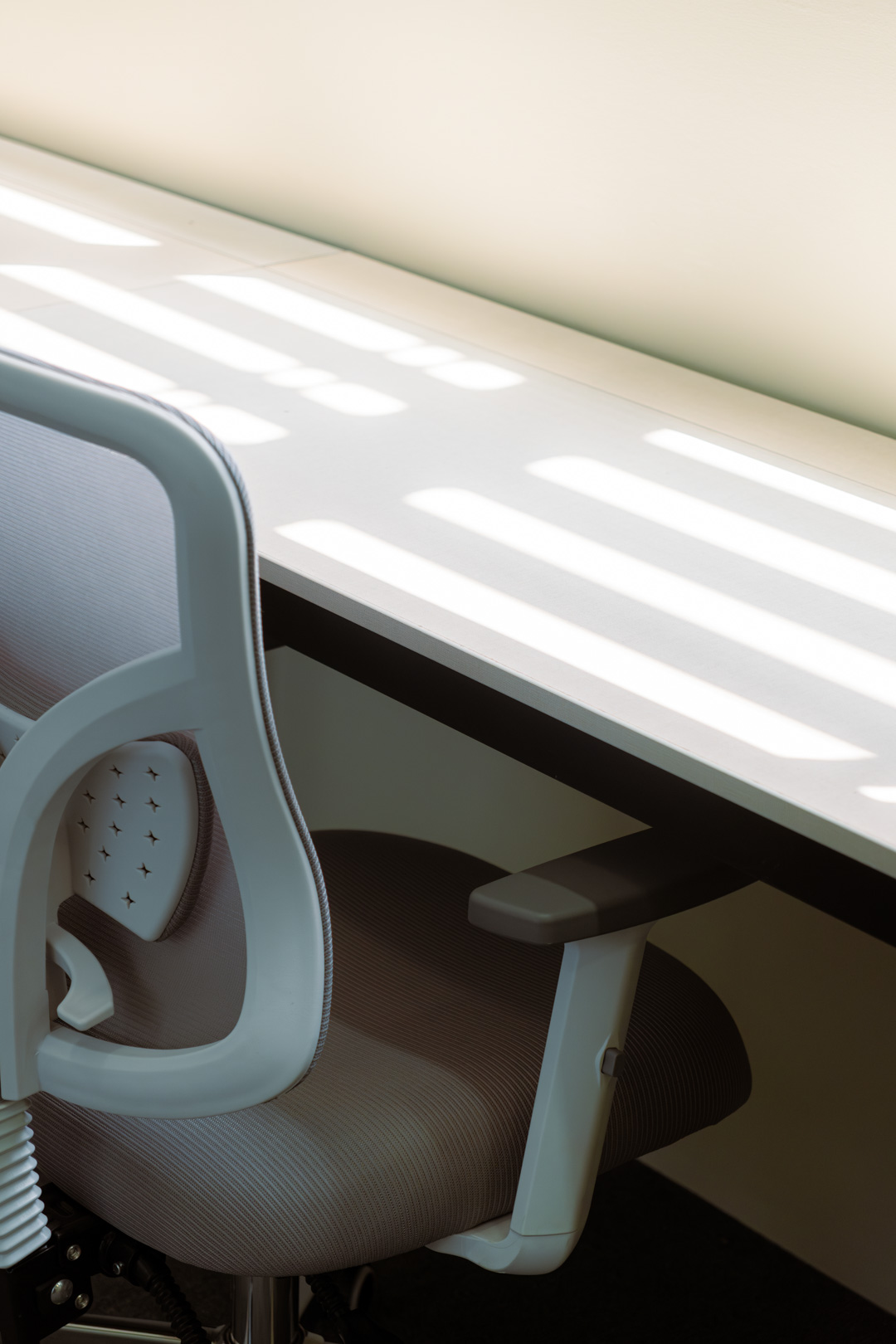 Sala Directorio — Para reuniones donde la imagen importa tanto como el contenido.